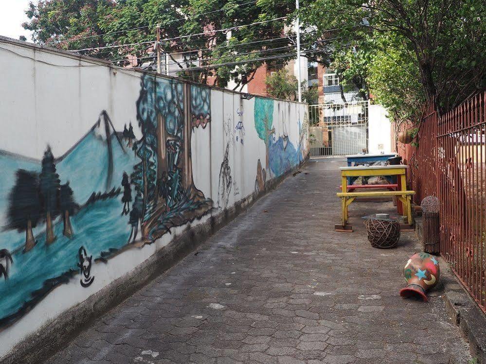 Onca Da Praia Hostel Vitoria Bagian luar foto